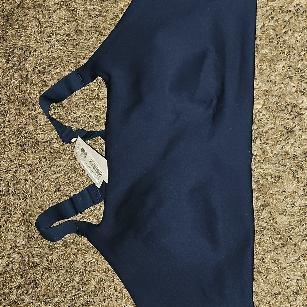 Lululemon Ultralu Square Neck workout Bra. D/DD Sz 12! CLBL! Dark Blue